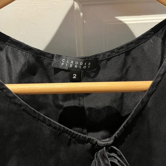 Black Sleeveless Top - Picture 2 of 3